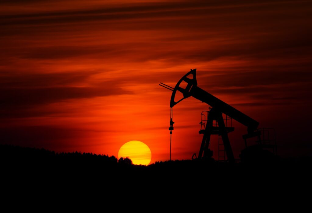 OIL REBOUNDS BUT TRACK FOR WEEKLY